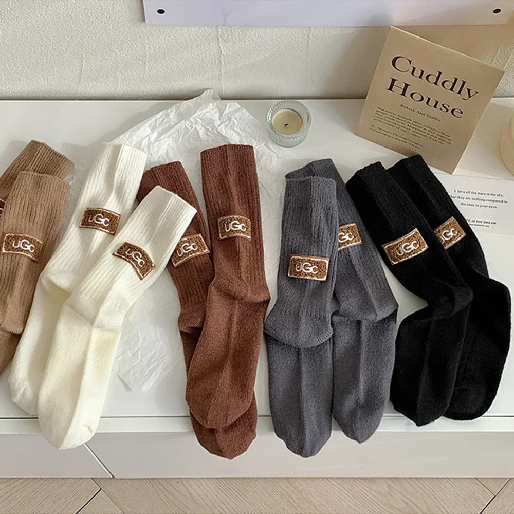 Winter Warm Thickened Padded Socks Colour Embroidery UGC Logo Mid-calf Socks Leisure Pile Socks Women Cold-proof Mid-calf Sock