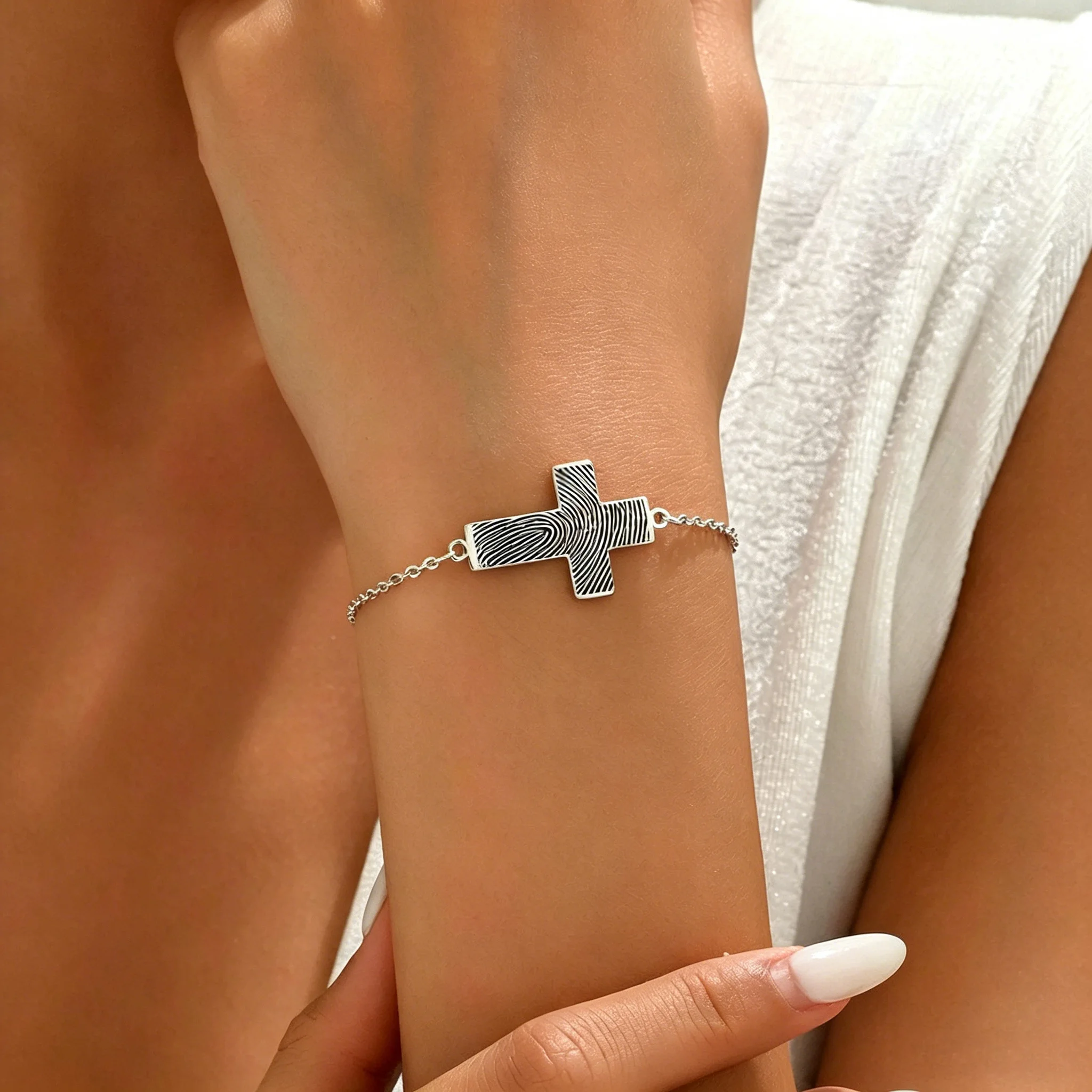 Kkjoy Edelstahl-Armband mit individuellem Fingerabdruck, goldfarben, Herz-Kreuz-Gravur, Schmuck, Schutzengel, Liebe, personalisierte Frauengeschenke – Detail 11