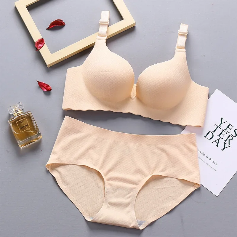 Girl Extreme Push Up Bra 8cm Thick Padded Wireless Bra for Small Bust Adjustable Double Cup Enhancement for Maximum Cleavage view 5