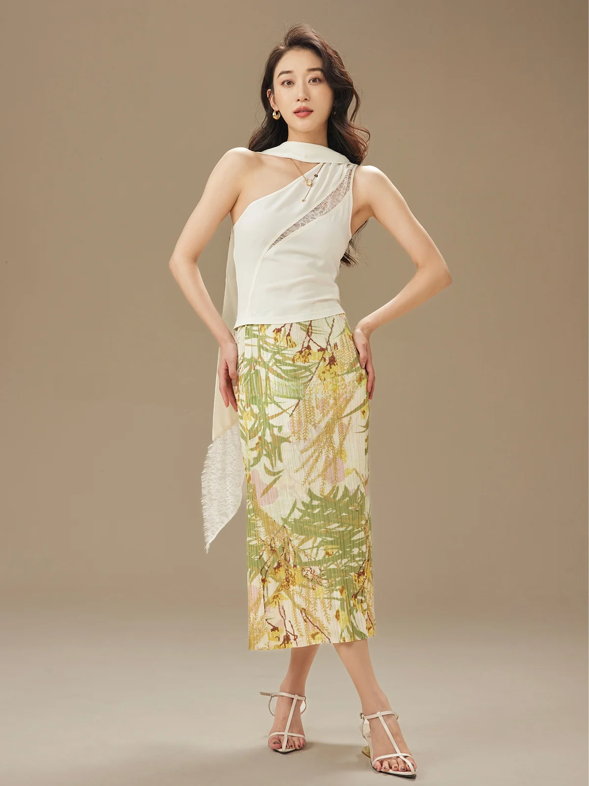 

Женский летний жилет Garbociaga из ацетата с асимметричным кружевным краем, однотонный, для повседневной носки, коллекция 2024