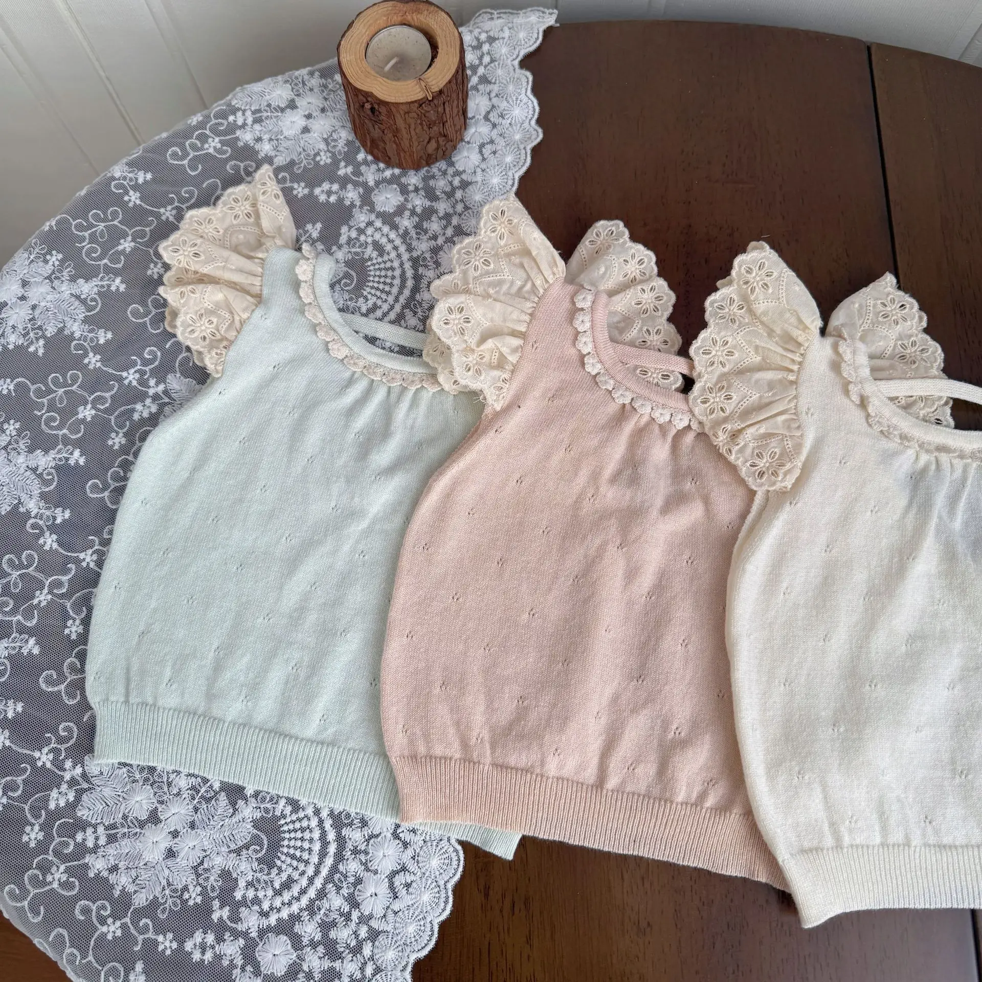 Spring and summer baby girl round neck knitted lace patchwork women's treasure hollow thin vest