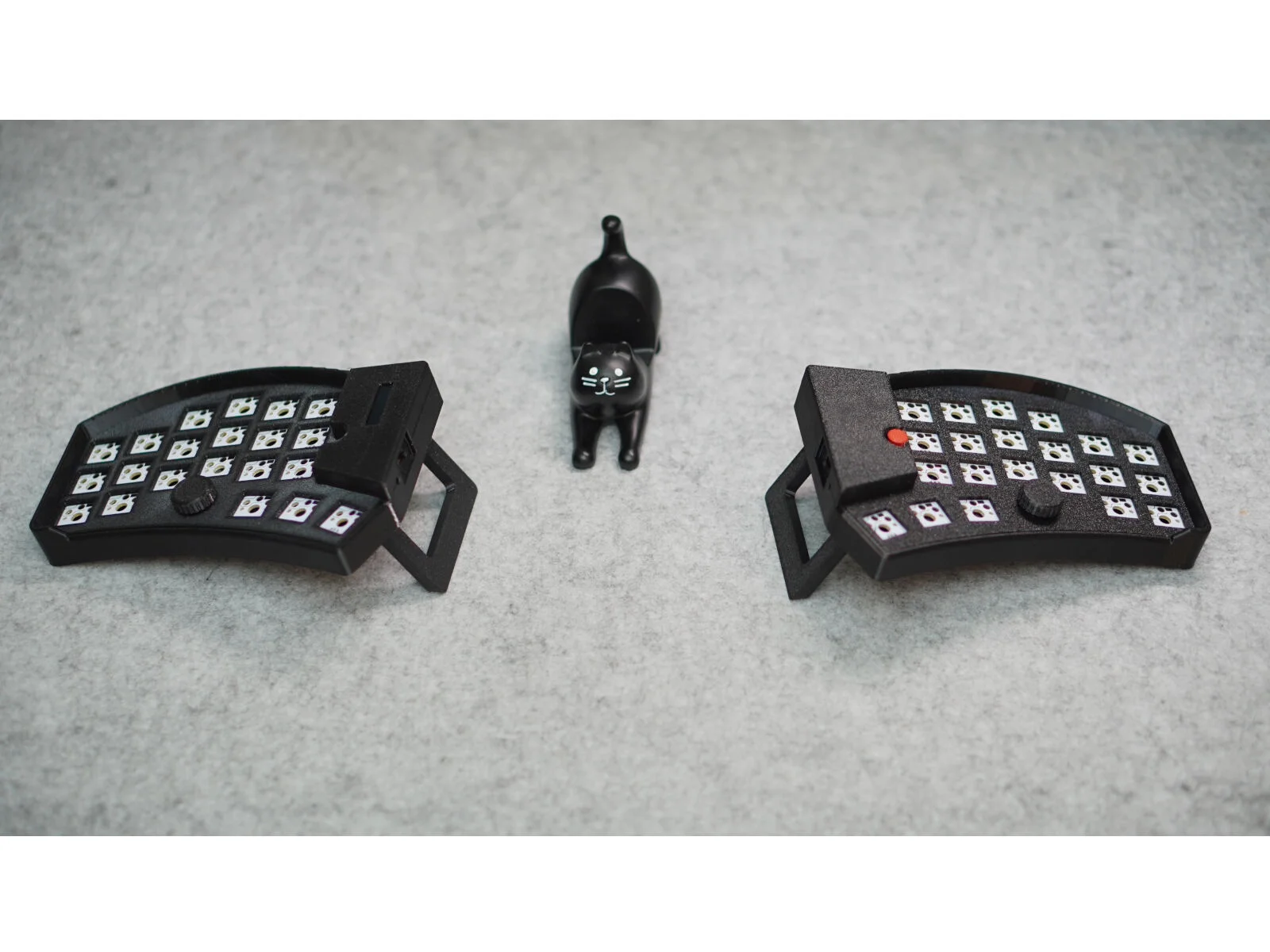 Pskeeb5 Little Red Dot Kaih ChocV2 3X6 Split Keyboard Custom Hot-swap VIAL DIY Wireless Bluetooth Portable Folding Stand Shell