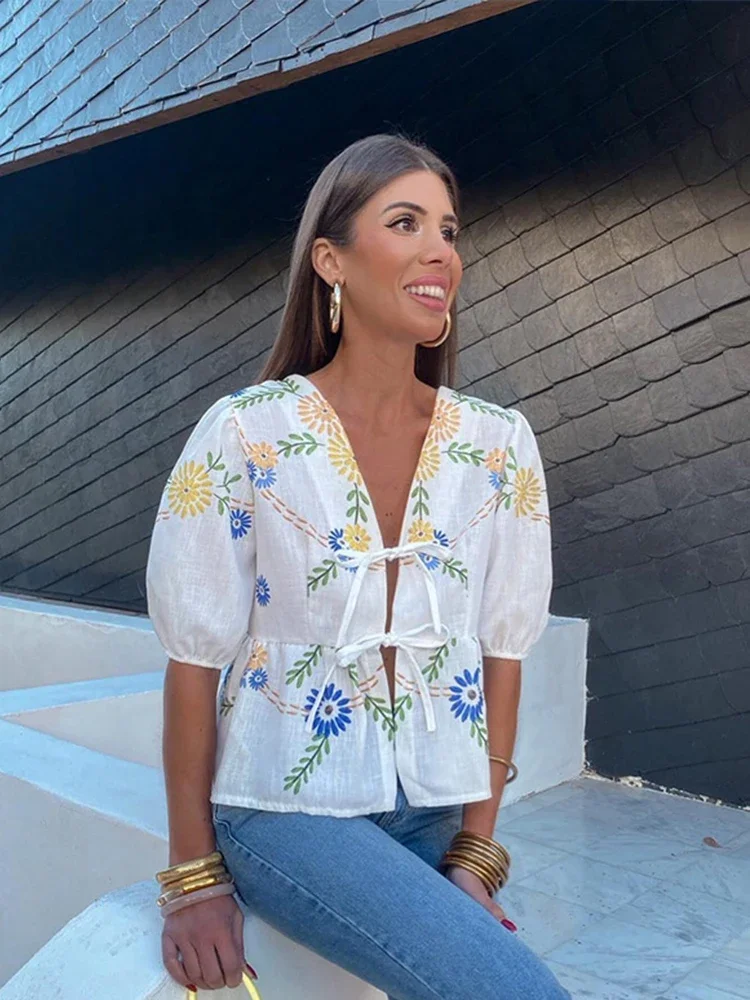 Camisa con estampado de flores y cordones para mujer, camisa con lazo calado, Manga corta abullonada, cuello en V, ropa informal para primavera y verano, 2024