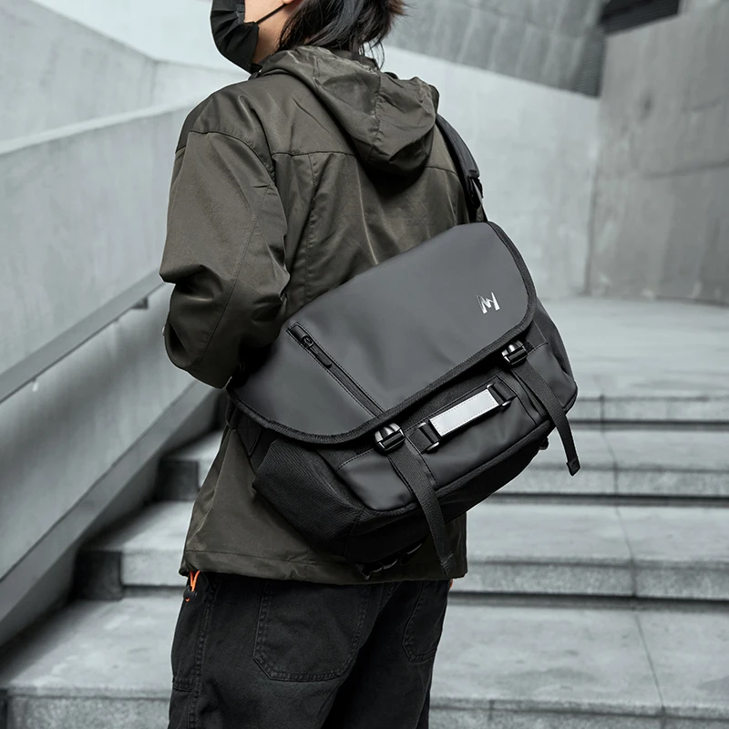

Business Men Messenger Bags PU Leather Crossbody Shoulder Bag Large Capacity 14-inch Laptop Bag With Anti-theft Zipper Pocket