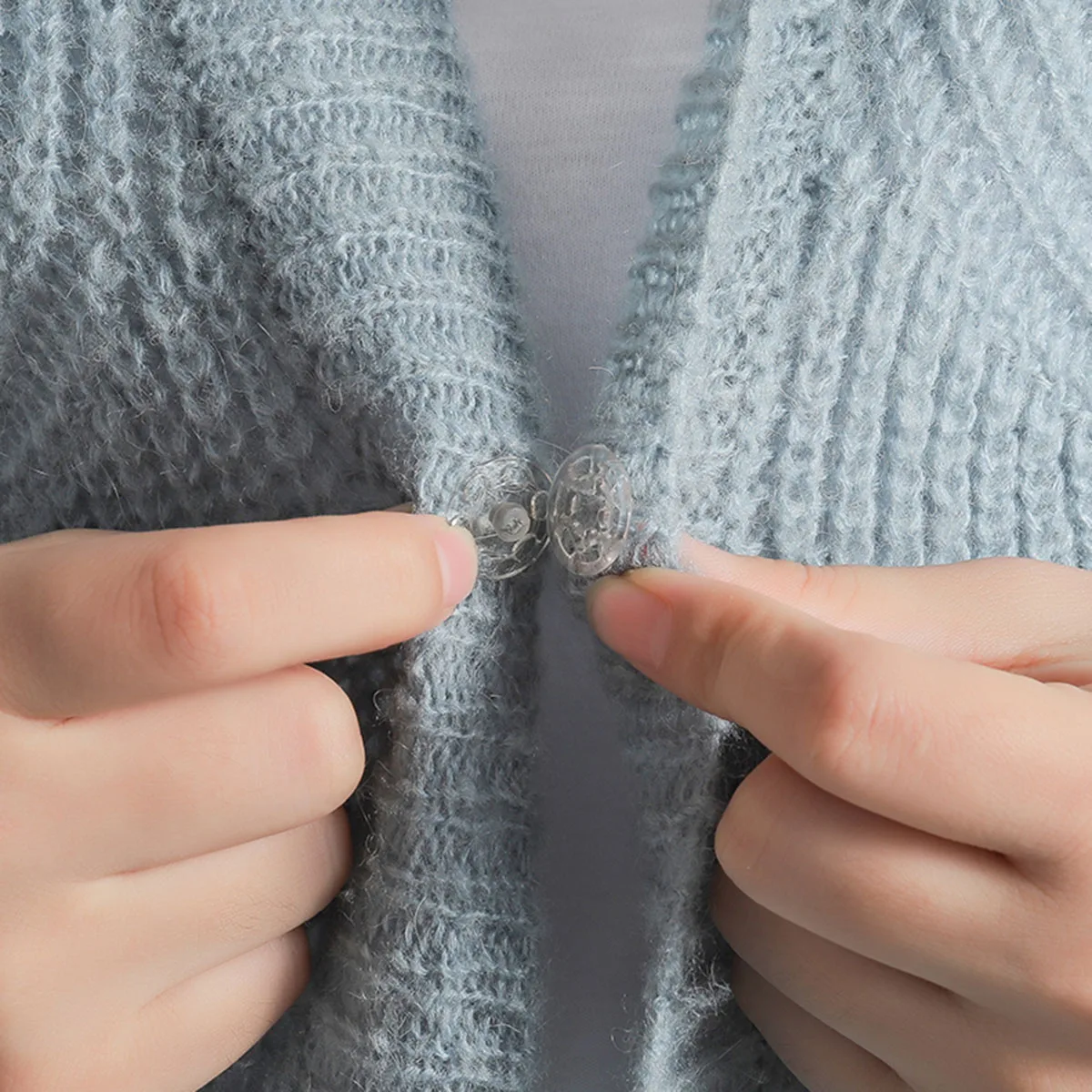 

1000Pcs Smooth Surface Plastic Buttons for Sewing Knitting Scrapbooking DIY Crafts 13mm Semitransparent Plastic Button