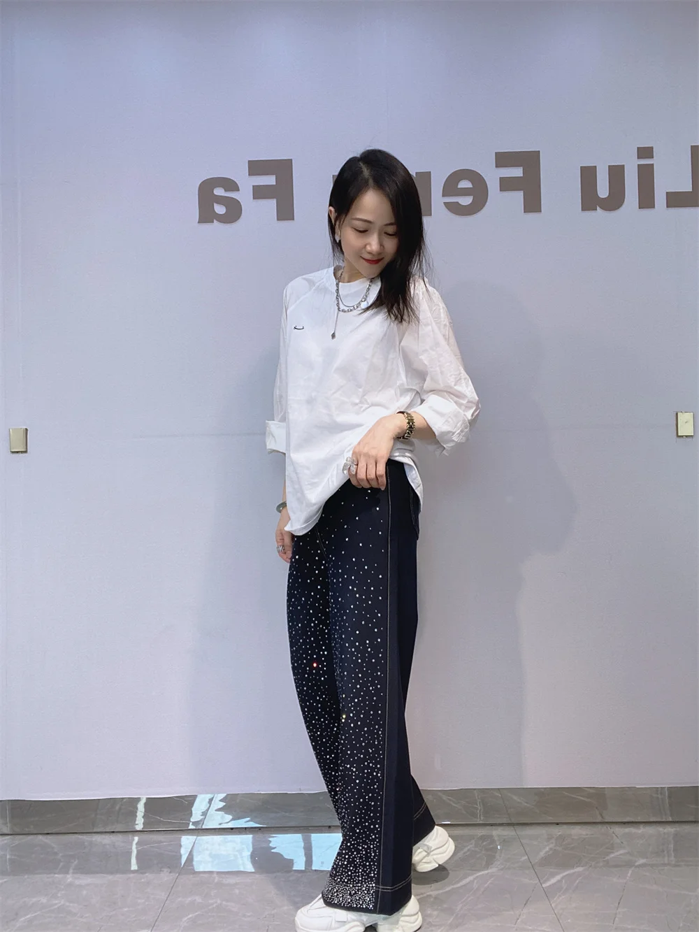 

High Waist Slim Fit Denim Jeans Women's Elastic Waist Glittering Straight Leg Long Pants Casual Cotton Stretch Denim