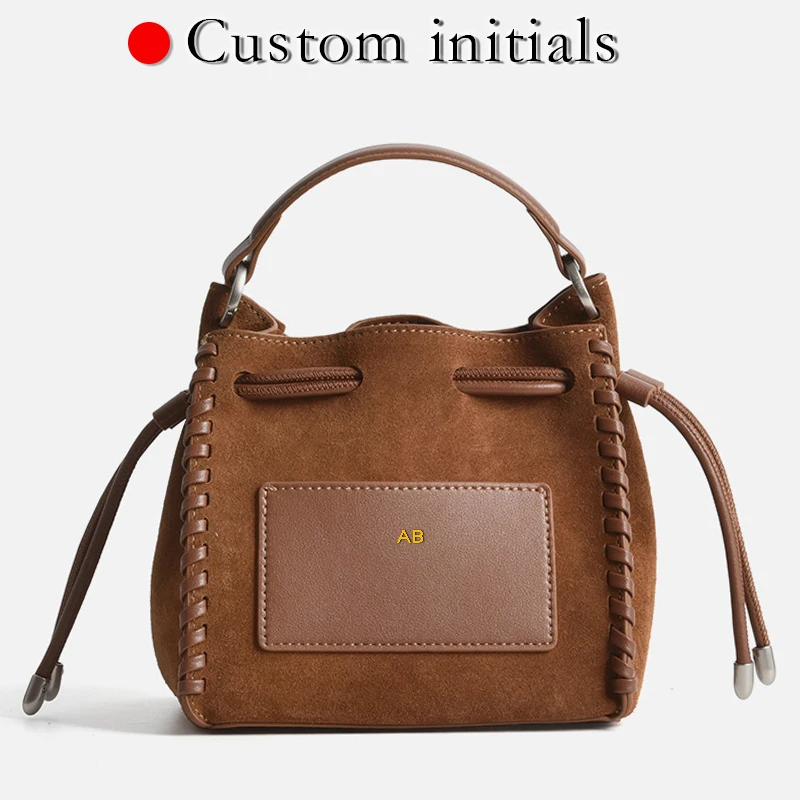 

Кожаные мини-сумки-ведра с инициалами на заказ для женщин, роскошные дизайнерские сумочки, новинка 2026 года, из замши и телячьей кожи с плетеным кантом, на плечо