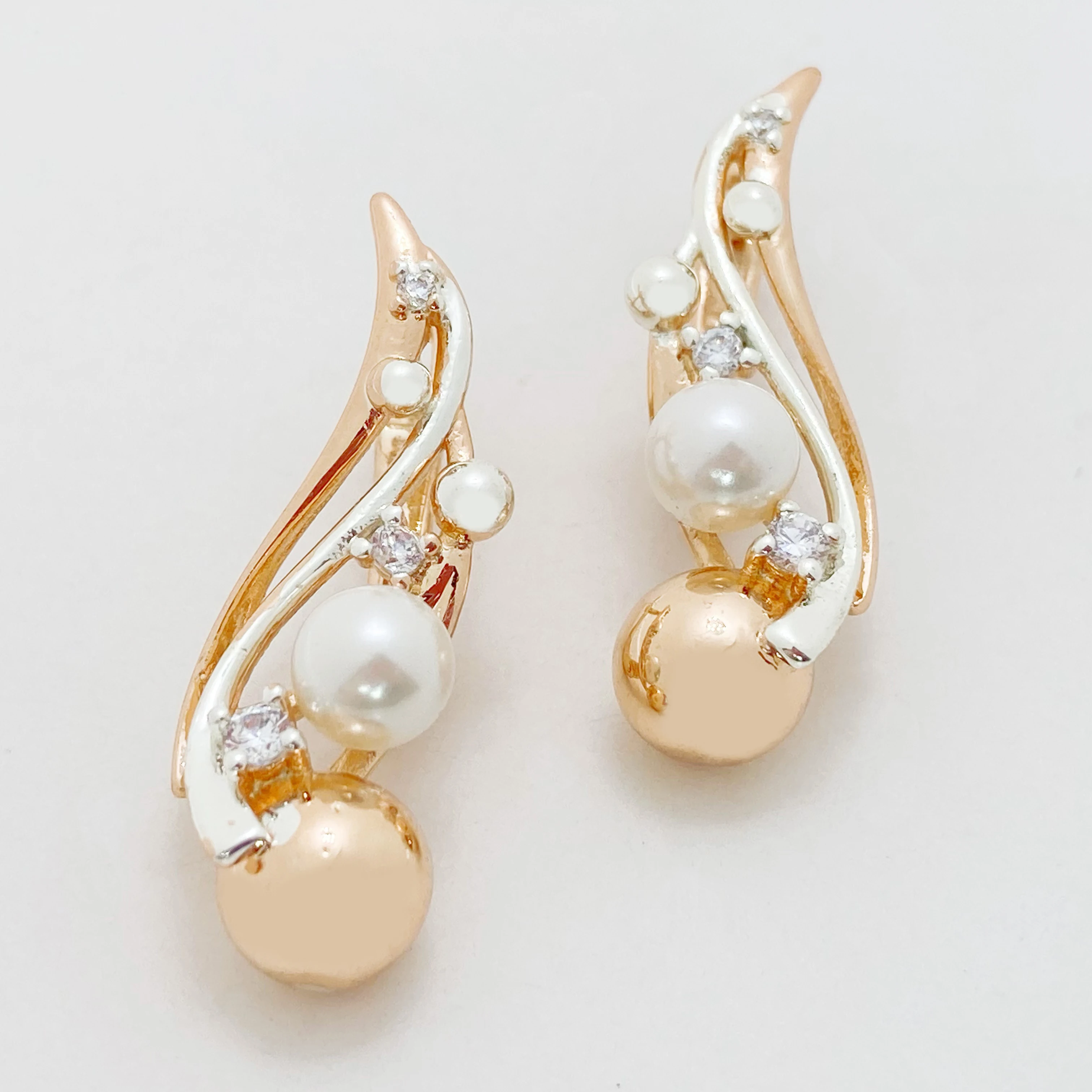 New Women Exclusive Flame Type 585 Rose Gold Two Color Shell Pearls Drop Earrings White Natural Zircon Party Wedding Jewelry