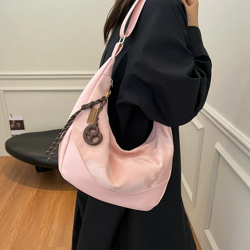 

Simple Casual Large Capacity Women's PU Leather Single Shoulder Crossbody Bag New Fashion Versatile Commuting Storage Bags