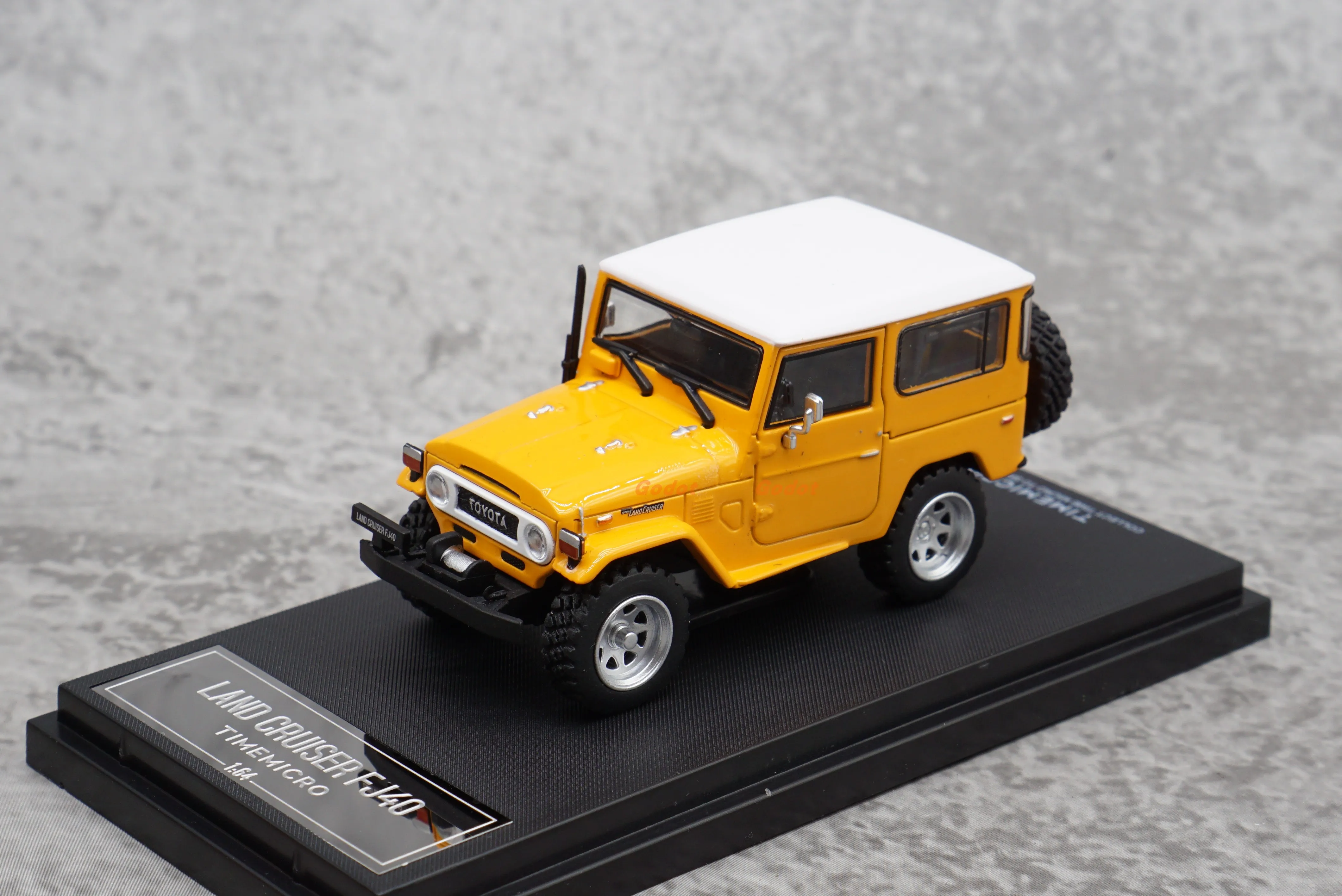 

Игрушечная модель автомобиля из сплава TM 1/64 FJ40