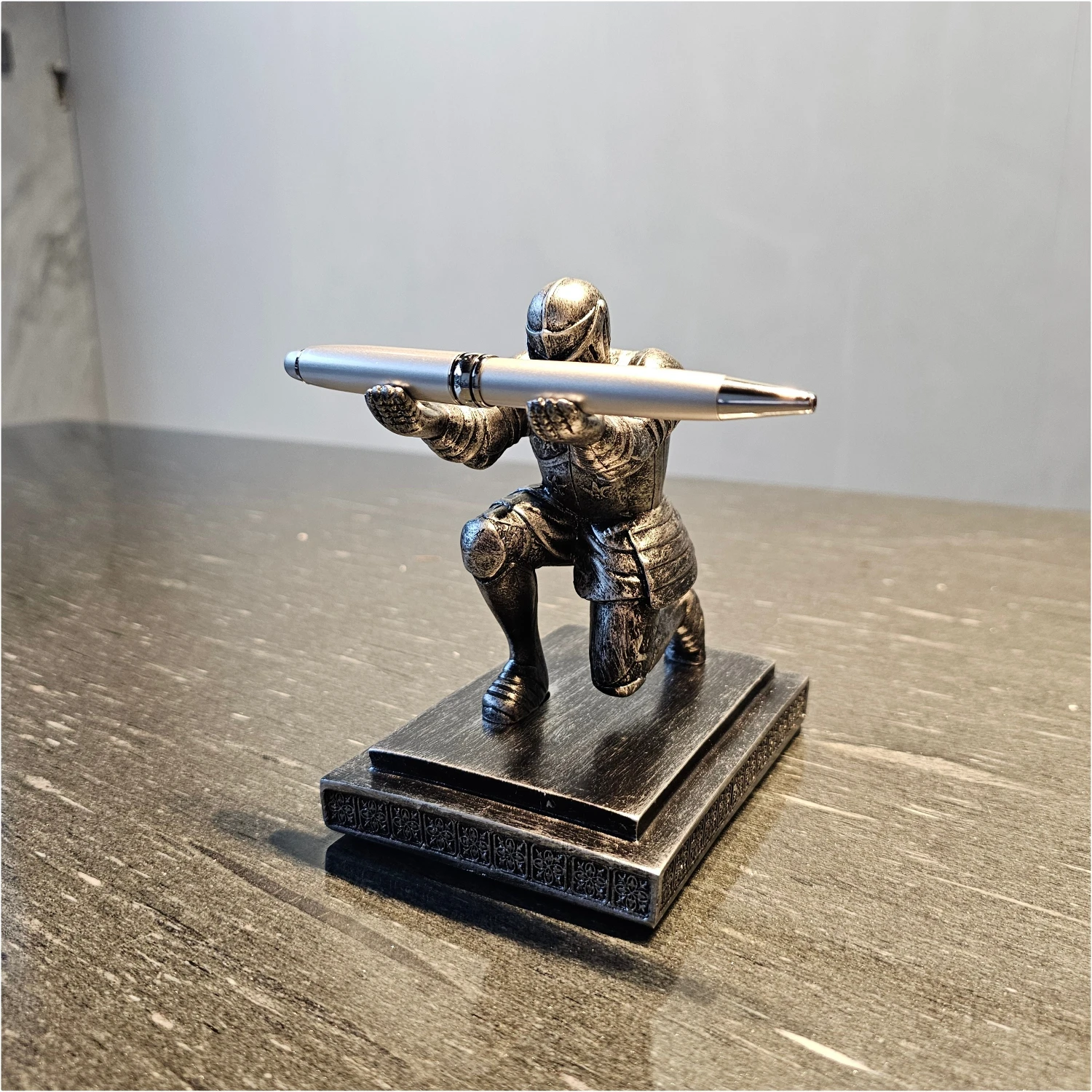 Chivalrous Executive Knight Pen Holder - Ideal Desk Decor and Universal Gift for Special Occasions, No Power Required