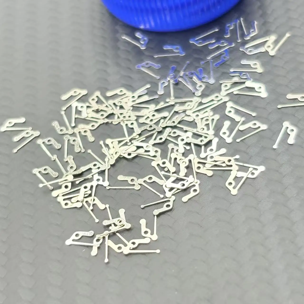 Bulk Pack 20/40/60/100pcs  Watch Calendar Spring Accessories Quick Dial Mechanism 2813 8205 Mingzhu Machine Made in China
