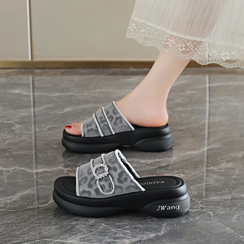 

Heel Care Protection Women Summer Sandals Flat Anti Slip Design Student Long Time Standing Leisure Shoes