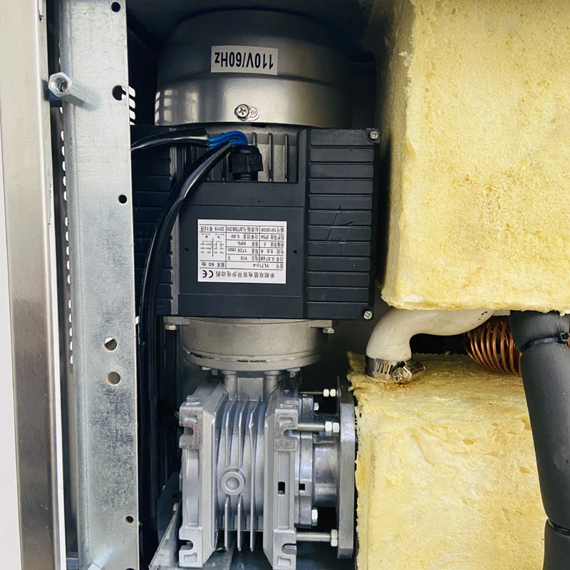 

2025 Новая маленькая машина для мороженого с одной головкой, машина для мороженого с малошумным автоматом для продажи мягкого мороженого