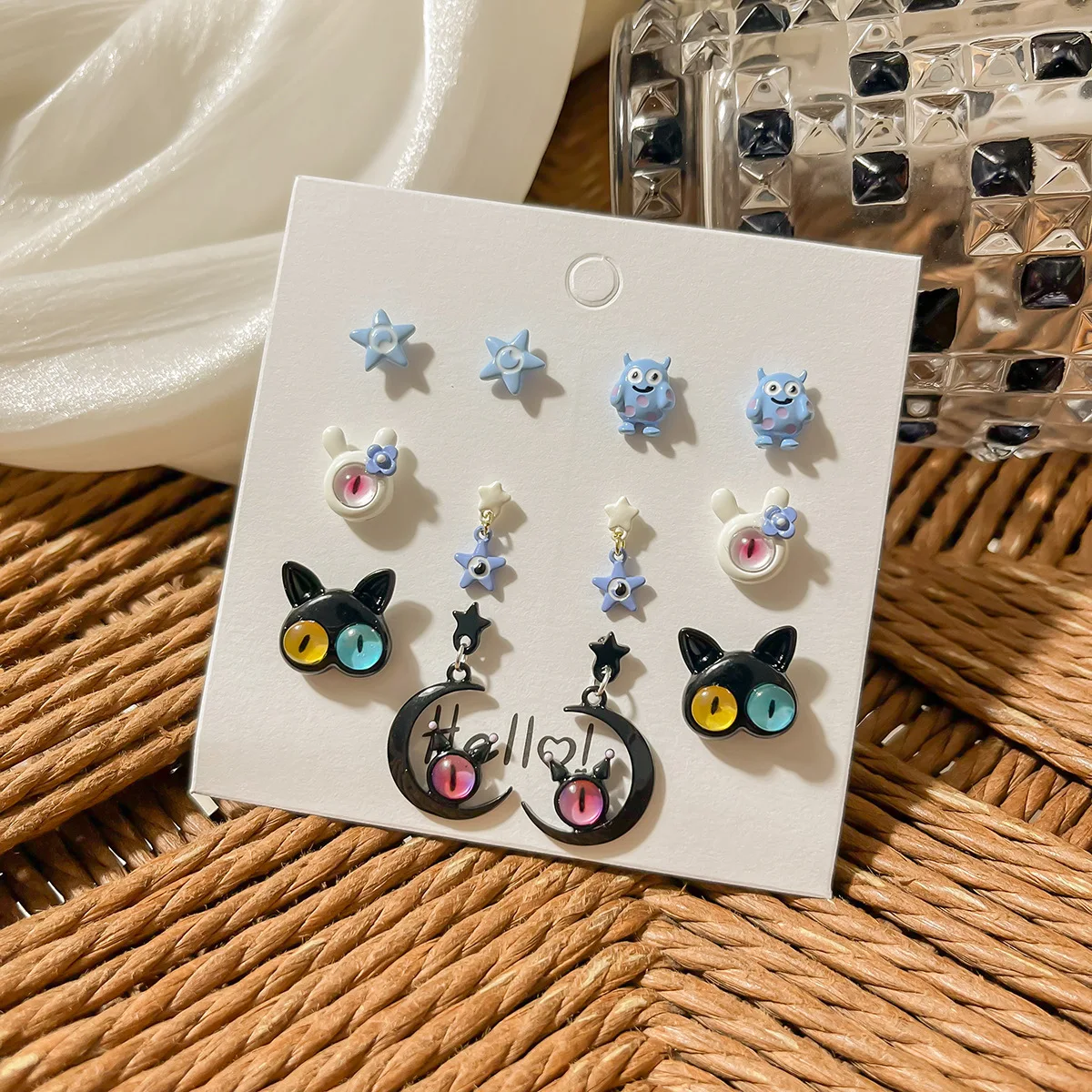 

KADRUFI Cute Funny Cartoon Monster Eyes Stud Earrings Set for Women Kids Animal Cat Rabbit Single Eye Earring Jewelry Party Gift