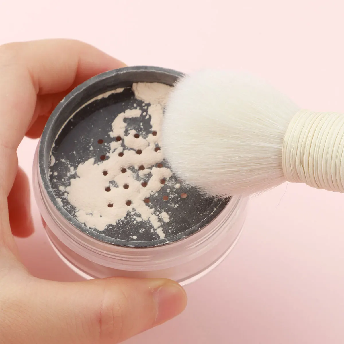 1pcs Handmade Rattan Makeup Brush Professional Powder Foundation Face Blush Kabuki Brush maquiagem Goat Hair Free Ship