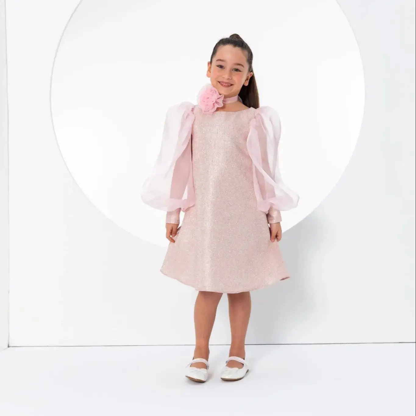 光沢のあるピンクのフラワーガールのドレス結婚式長袖花女の子の誕生日パーティードレス初聖体拝領ドレス