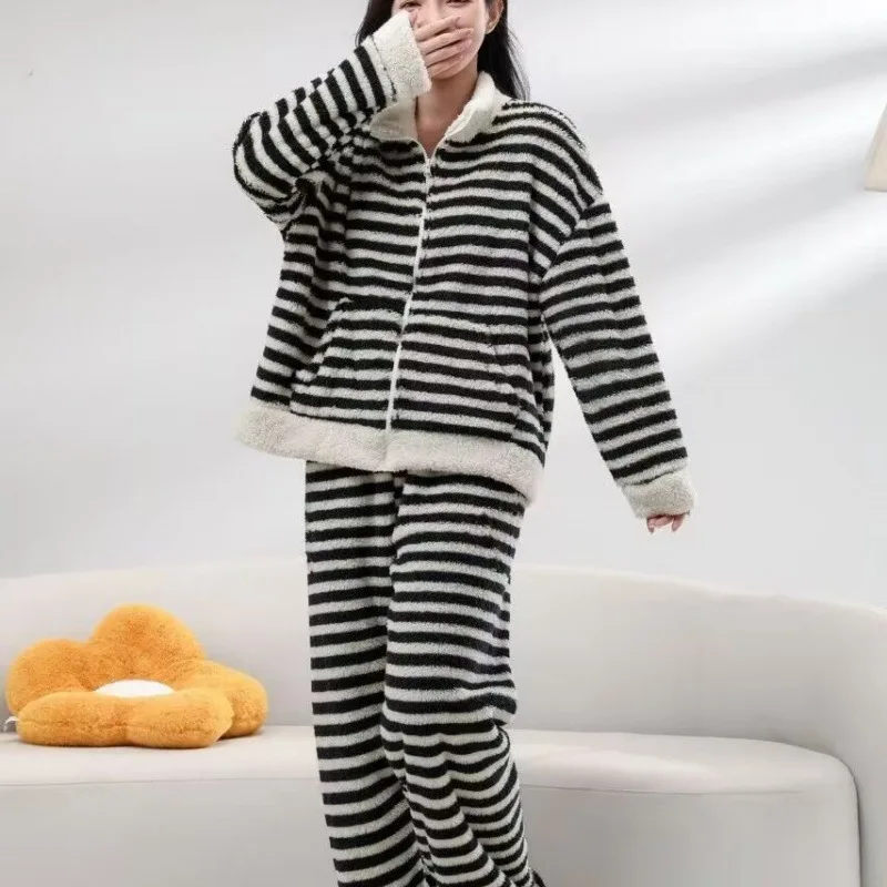 

Autumn and Winter New Coral Velvet Pajamas Women's Hooded Thickened Warm Long Sleeve Home Clothes Set Ladies Stripe Sleepwear