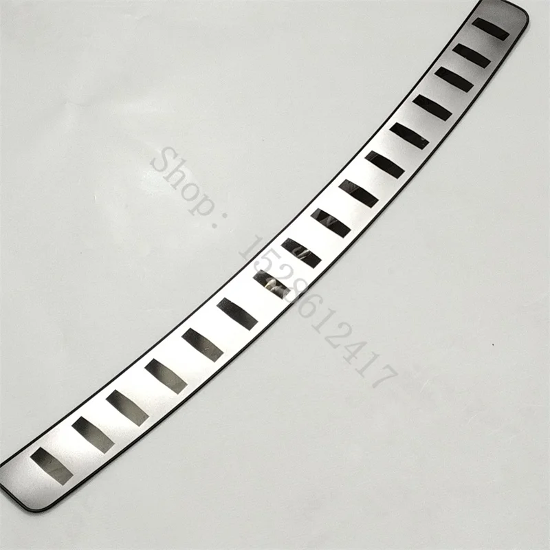 For VW/Volkswagen T-ROC TROC 2018~2024 car Accessories stainless Rear Door Bumper Protector sill plate/ Trunk Tread Plate Trim
