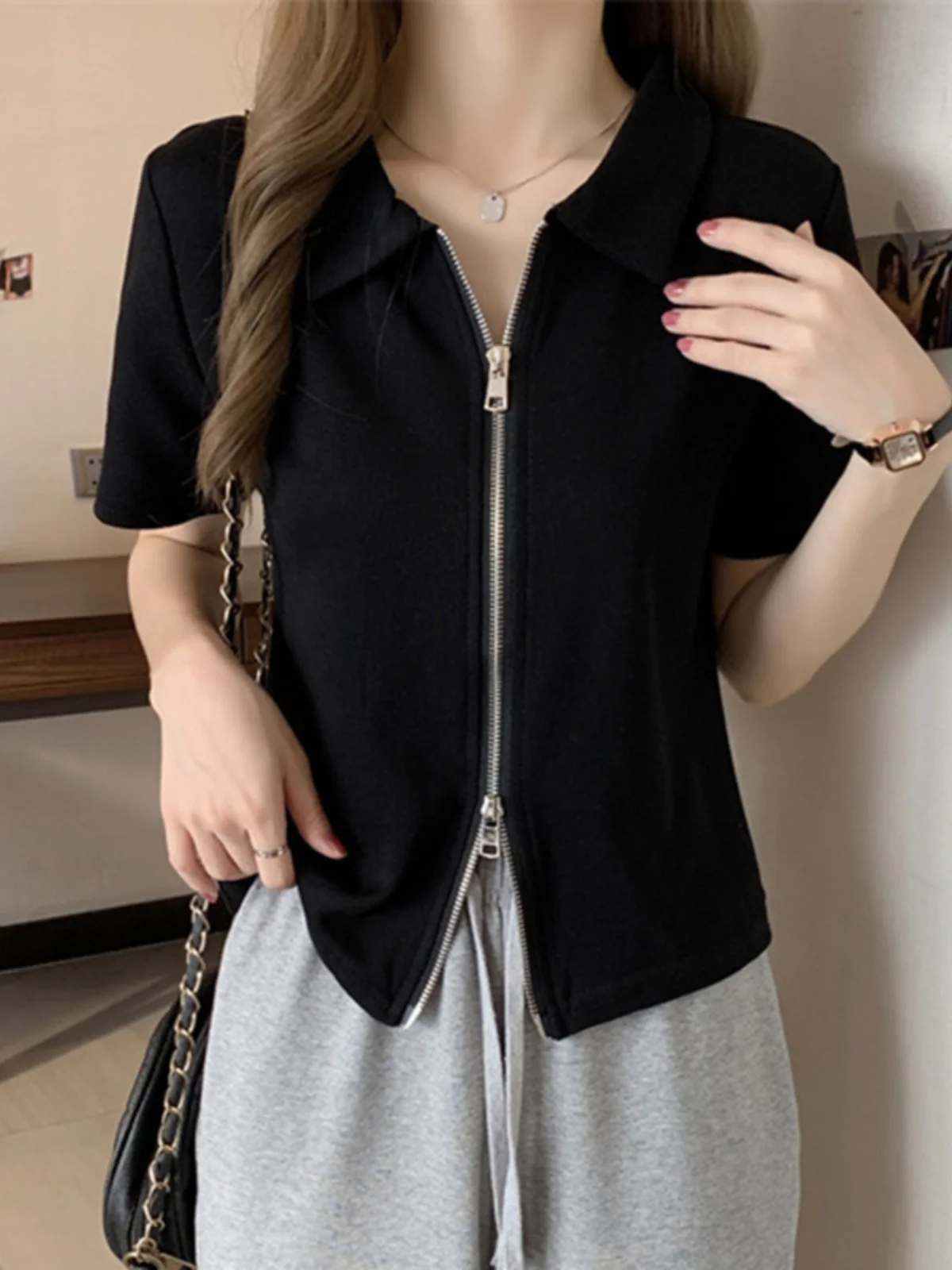 2023 New Zipper  Neck Short Sleeve Slim Fit T-Shirt Women Summer Korean Style Cover Belly Short Length Correct Shoulder Top