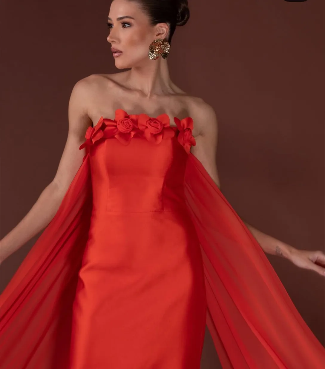 꽃과 맞춤형 긴 Strapless 새틴 이브닝 드레스 인어 Tulle Watteau Train فساتين سهرة 여성용 댄스 파티 드레스