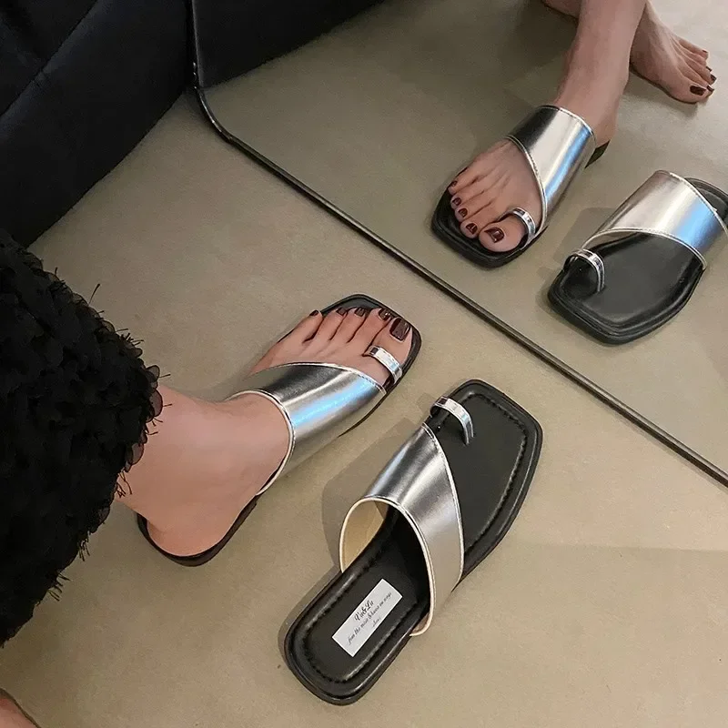 Sandal wanita musim panas 2024 sandal Platform sol lembut modis selop kasual luar ruangan wanita di pantai Sandalias Flip Flop