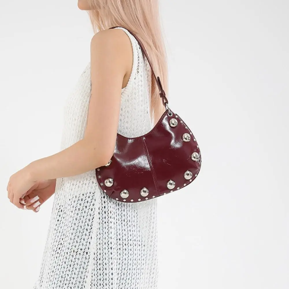 

Симпатичная сумка через плечо с заклепками, сумка из искусственной кожи под мышками, коричневая маленькая упаковка, сумки в стиле панк, однотонная сумка на плечо в корейском стиле для студентов