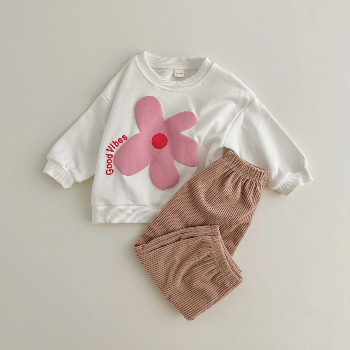 

2023 New Two Piece Spring and Autumn Infant Set Boys and Girls Sports Set Sun Flower Letter Printing Casual Wear Home Furnishing