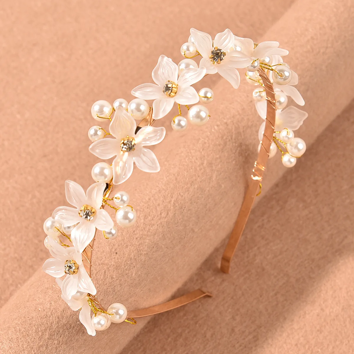 Luxury Pearl White Acrylic Flower Temperament Jewelry Headband Hair Accessories for Women\'s Wedding Party Hair Hoop