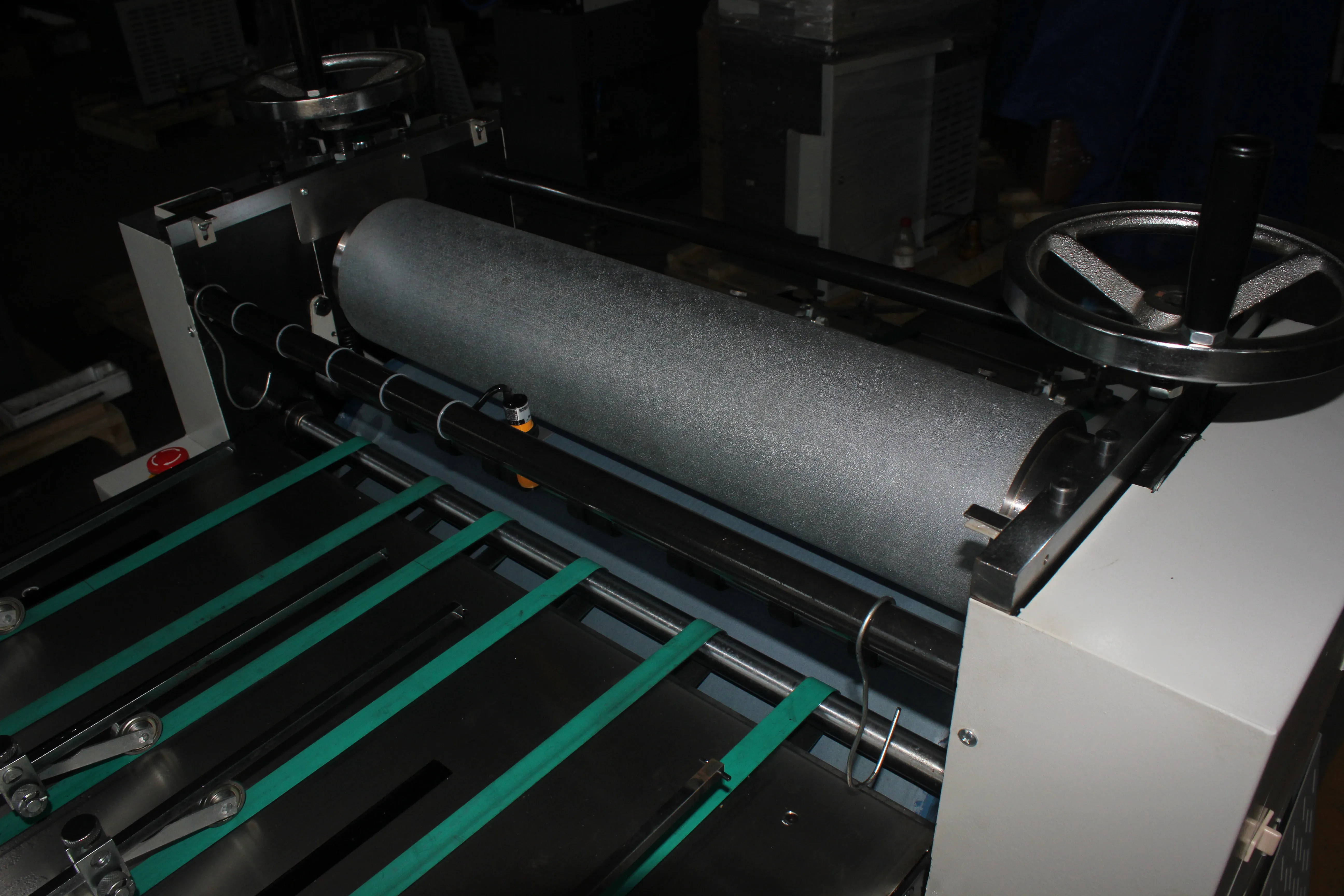 Fully Automatic Cnc Design Embossing Machine on Brass Plates for Clothing Paper and Leather