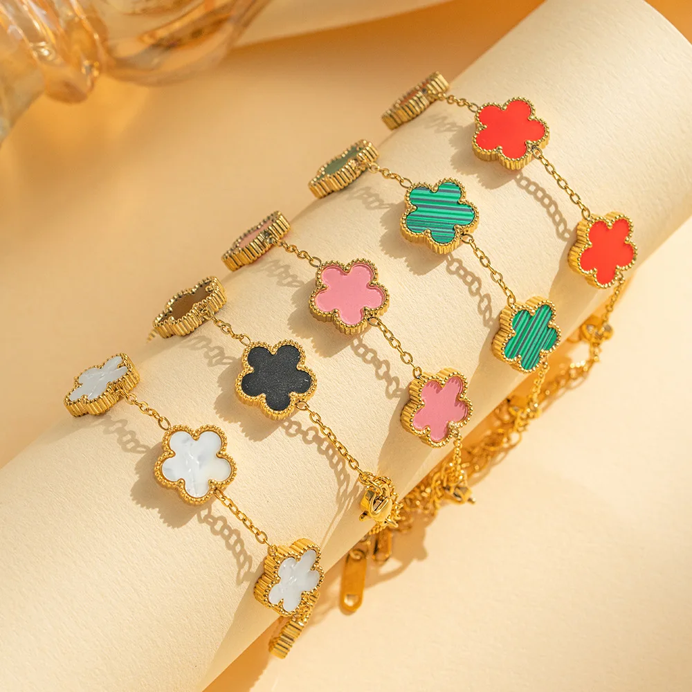 Stainless Steel Double-sided Colorfast Bracelet with Lucky Flowers Petals Clovers Is The Best Family Gift for Mothers, Lad
