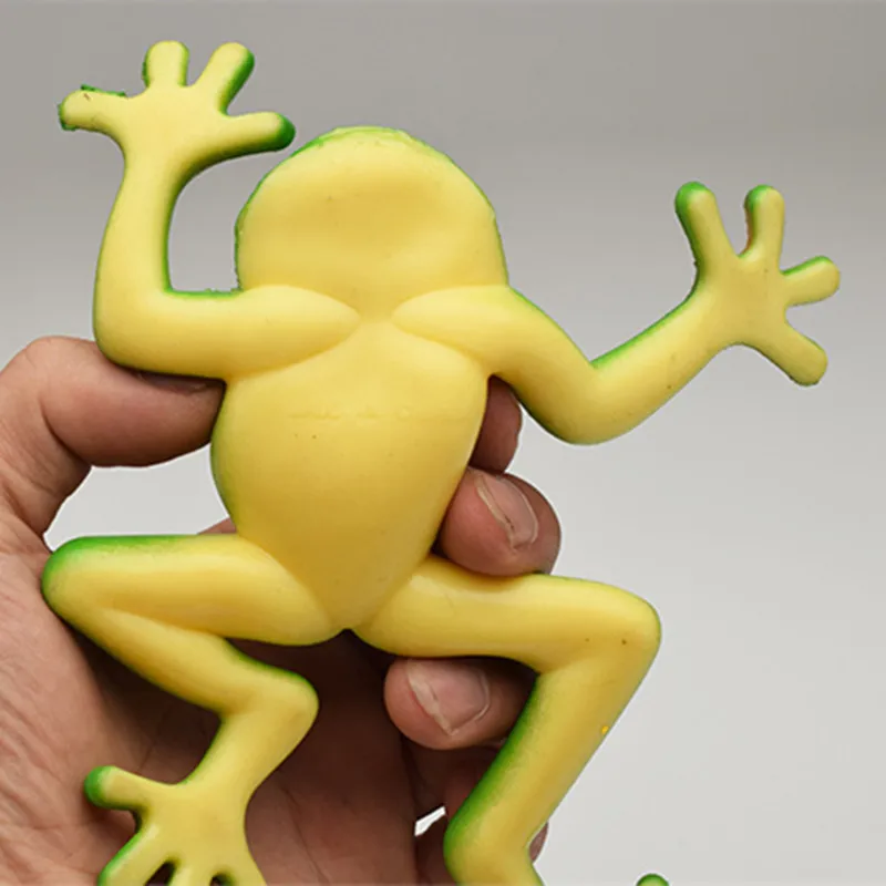 15*15cm Tricky vent toy Frog Model Plastic Kids Toy Sets Gift Emulation Education Rainforest Green Gold Frog Landscape Decor