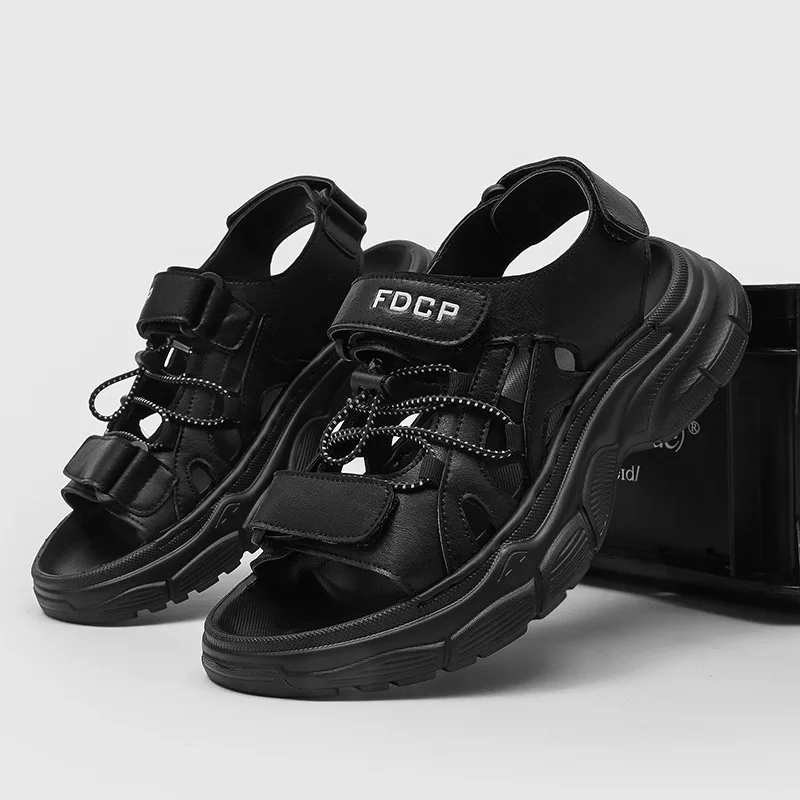 

Новые классические черные мужские сандалии на лето, износостойкие дышащие пляжные болотные туфли, уличные повседневные прогулочные сандалии, размер 38-44