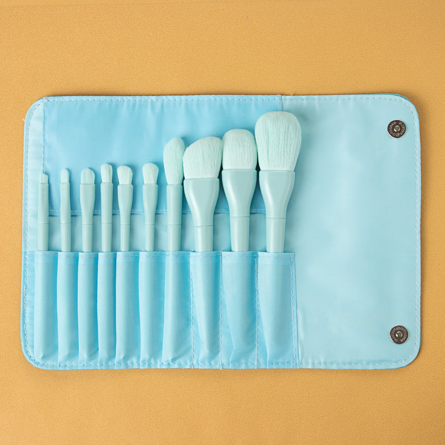 Ensemble de pinceaux de maquillage (1 pièce) avec sac de rangement, pinceaux synthétiques doux pour fond de teint, poudre, fard à paupières, blush, maquillage complet du visage, voyage quotidien
