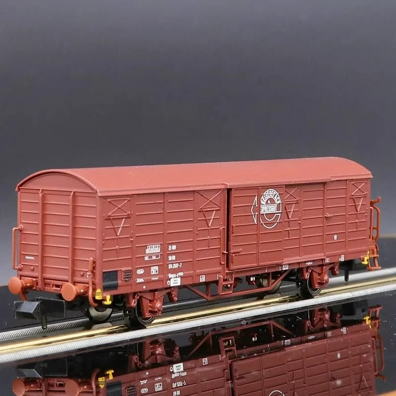รถไฟของเล่น FLEISCHMANN N Type 1/160 รุ่น 826214 รถพ่วงบรรทุกสินค้าแบบสองส่วน ประตูเปิดได้ ของเล่นเด็กผู้ชาย ของขวัญ