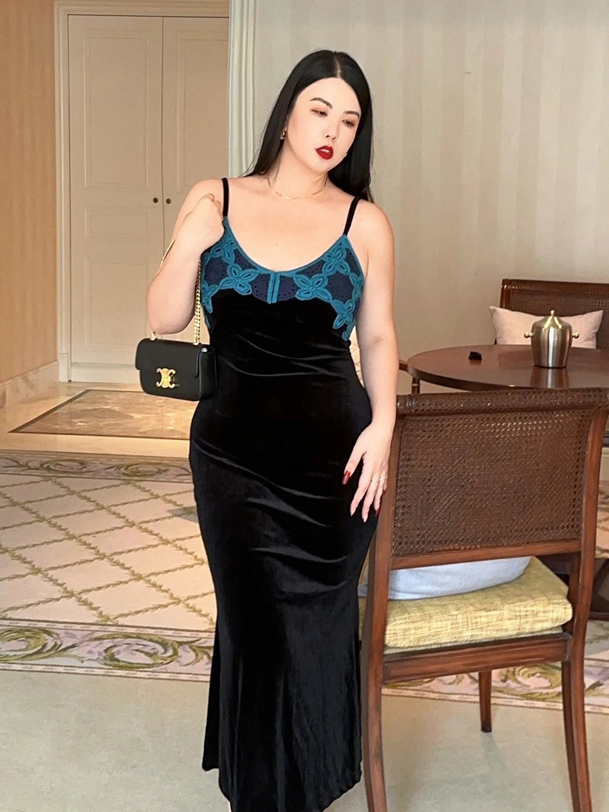 

Elegant Velvet Knitted Halter Dress Fish Tail Skirt plus Size Slimming Concealing Autumn Winter Fashion Classy plus Size Women