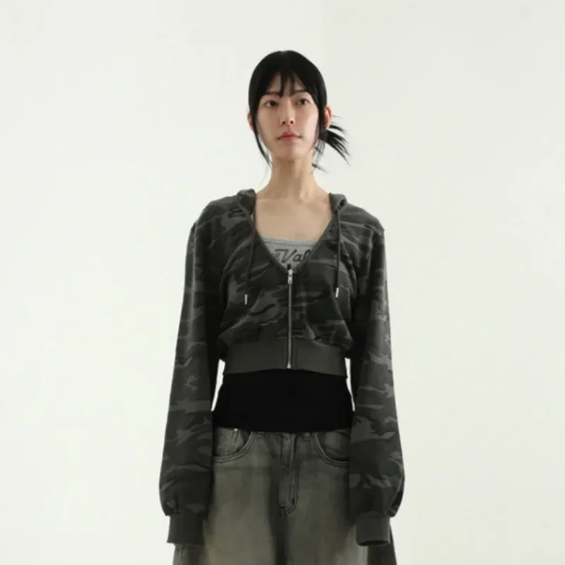 

In The Autumn of 2025,American Camouflage Cardigan, Zippered Hooded, Retro Short Coat Slim Street Sweatshirt for Women