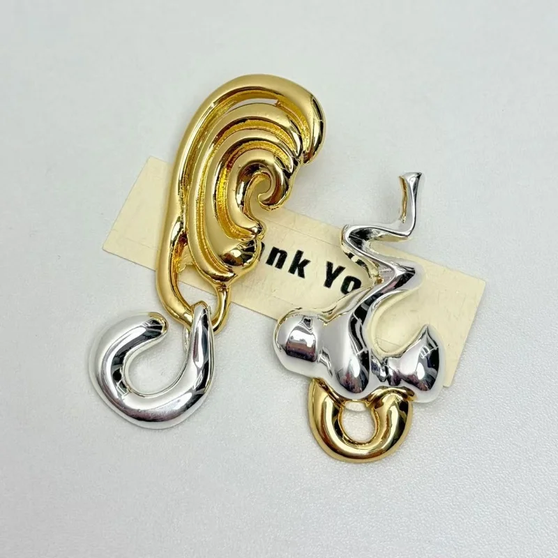Retro Hong Kong Style Asymmetric Artistic AB Unique Metal Earrings for Women Luxury Sensation Daily Fashion Accessories