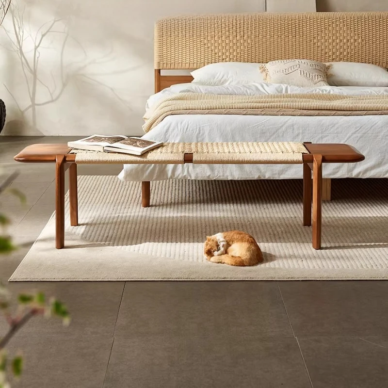 في غرفة النوم جرب لتغيير مقاعد الأحذية ومقاعد القدم ومقاعد بجانب السرير #3