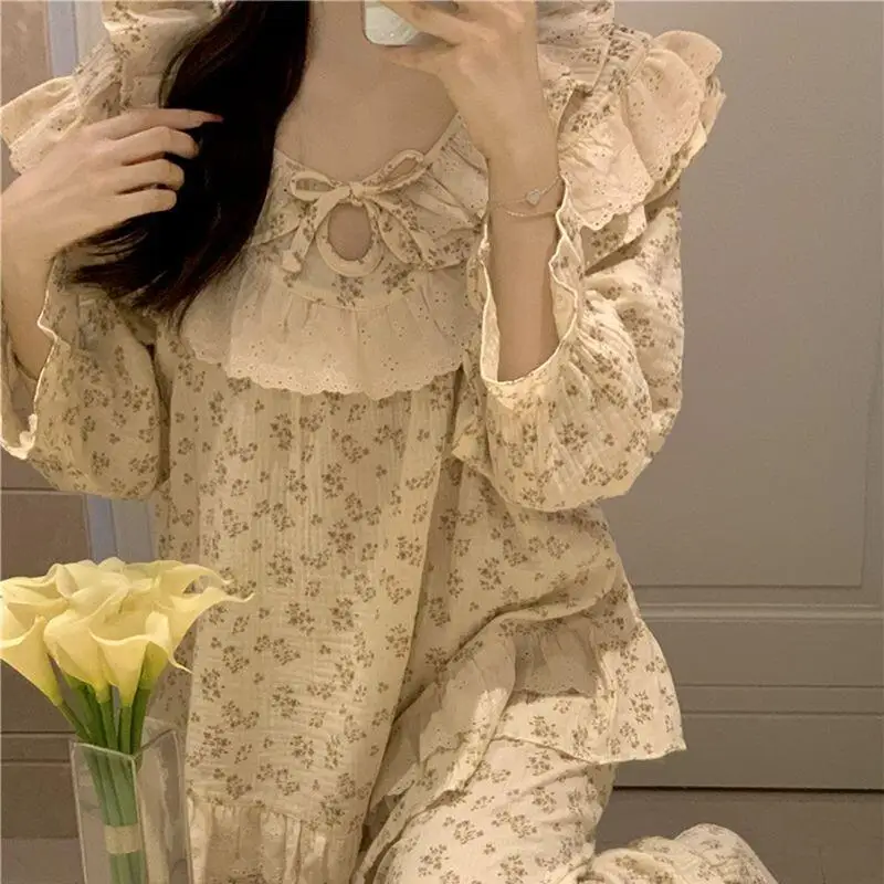 

Свежий маленький цветочный пижамный комплект с длинными рукавами в стиле Ins, сексуальный пижамный комплект, домашняя одежда, весенне-осенние пижамы принцессы для женщин, новые милые кружевные комплекты