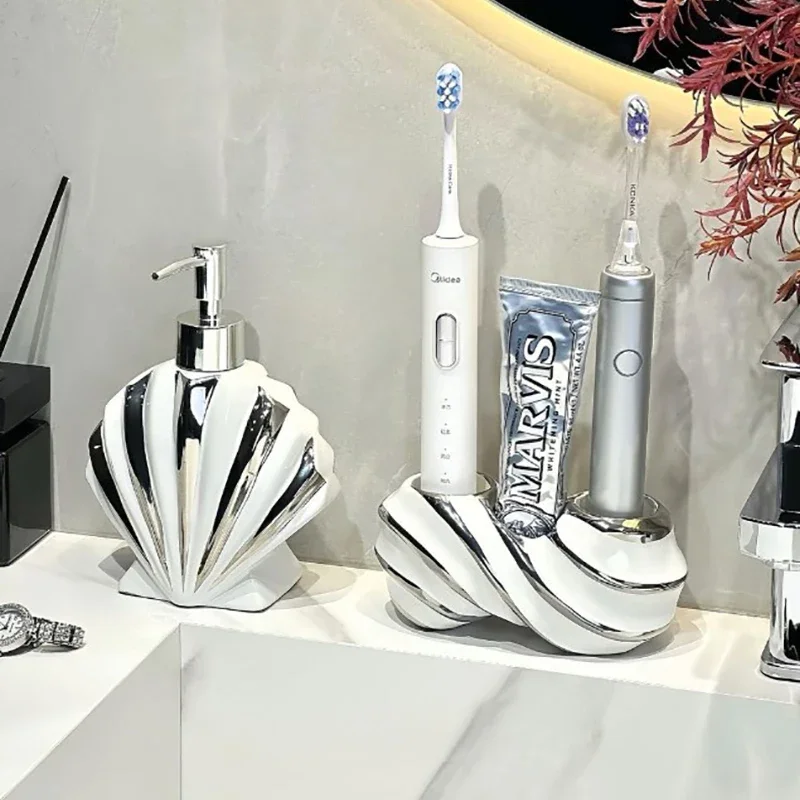 European Ceramic Shell Lotion Bottle Black and White Conch Toothbrush Holder Exquisite Bathroom Shampoo and Toner Storage Bottle
