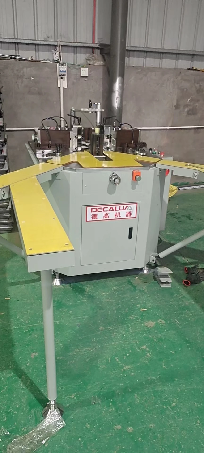 Factory Price Aluminum Window Door Frame Assembly Machine