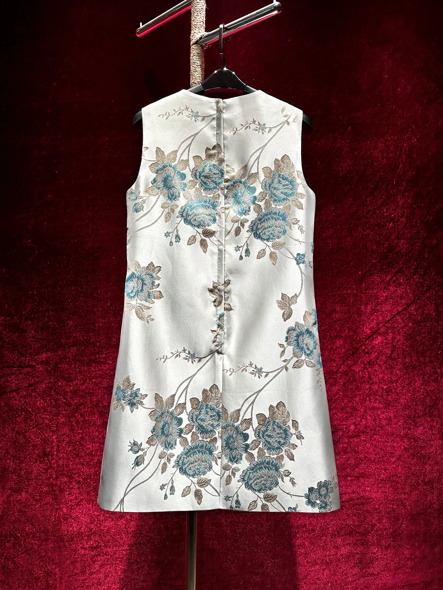 Elegante senhora vestido de banquete 2025 novo tecido jacquard de alta qualidade sem mangas o pescoço contas diamantes luxo cintura solta mini vestido