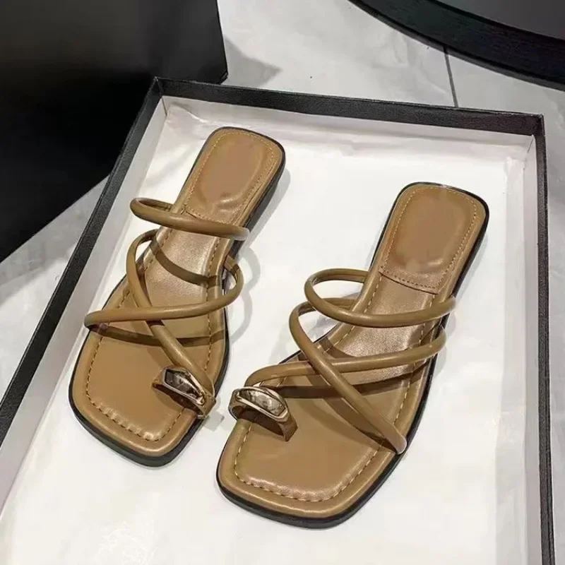 Sandalias romanas de tacón plano para mujer, zapatos de tacón bajo, calzado de Gladiador, Punta abierta, playa, verano, 2024