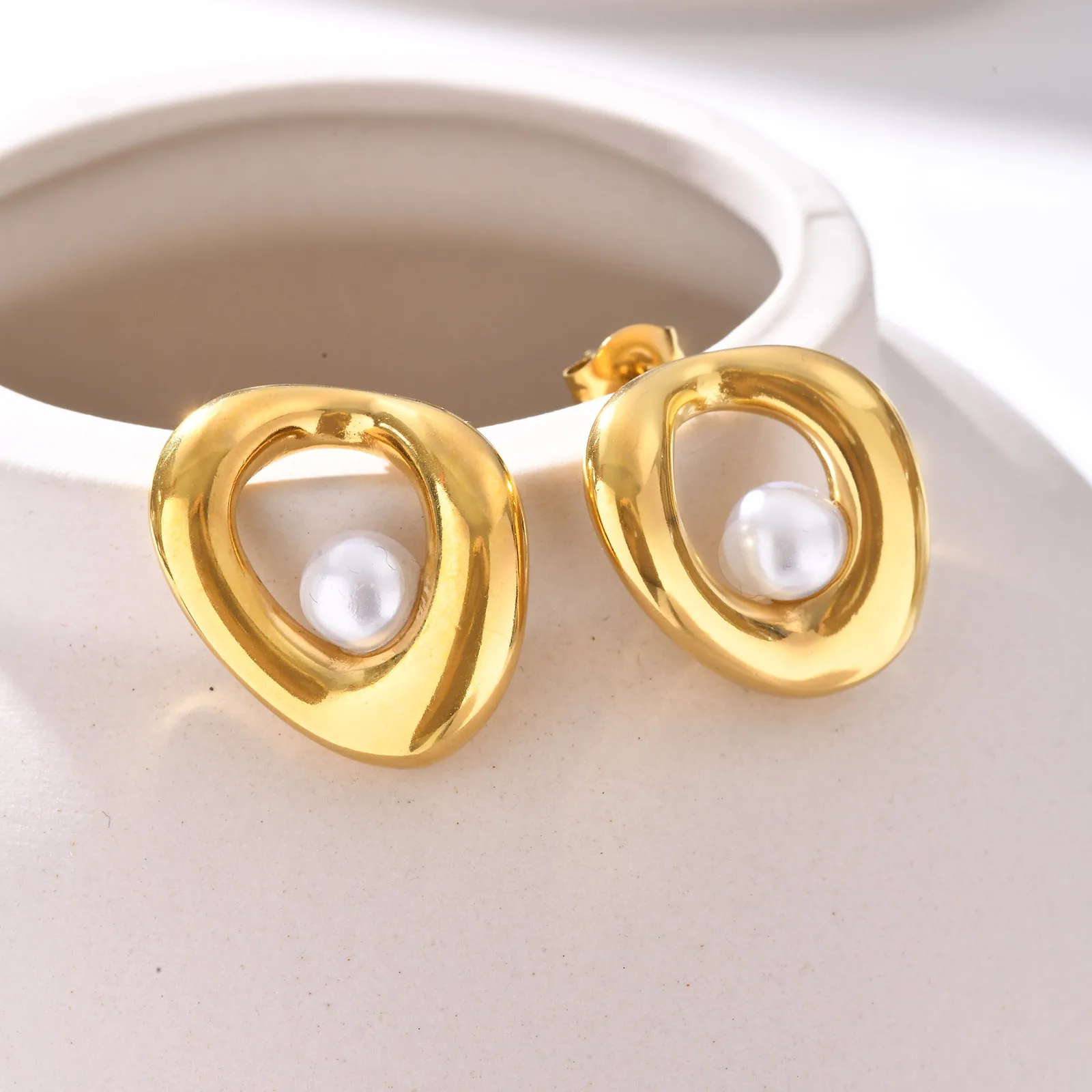 

Pearl Earrings Gold Plated Stainless Steel Metal Twist Chunky Pierced Studs Earrings Women Fashion Jewelry