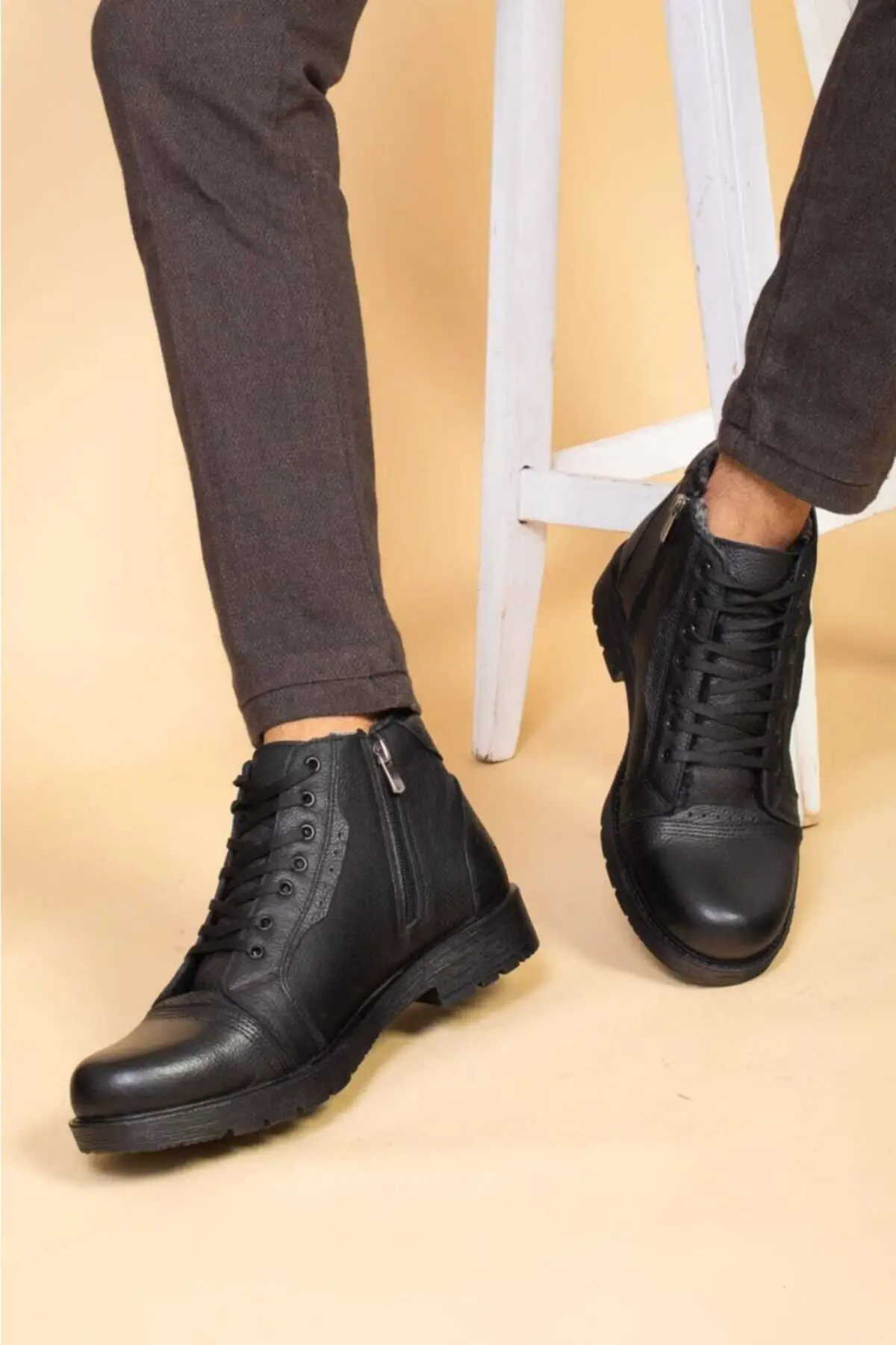 Bottines noires en cuir et fourrure pour hommes, bottines chaudes d'hiver à la mode, chaussures d'affaires d'hiver, chaussures en fourrure pour hommes