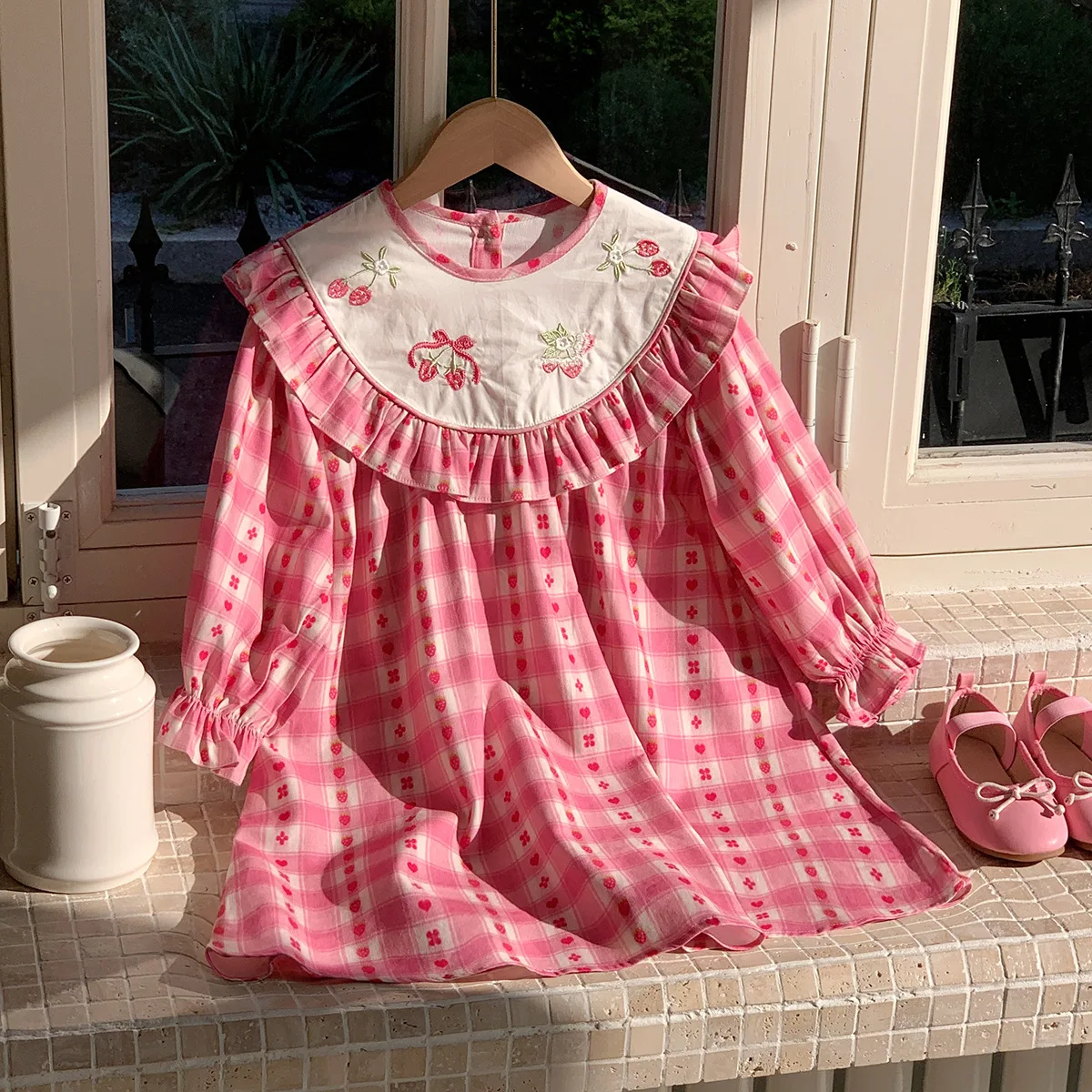 Strawberry Embroidery Sweet Girl Dress 2026 Spring Children's Clothing Lotus Leaf Collar Plaid Children's Dress Contrasting