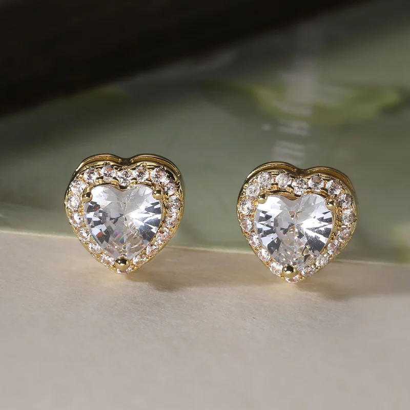 

French Fashion Elegant Copper Plated 18K Gold Zircon Heart Stud Earrings for Women Simple Retro High-end Earrings New