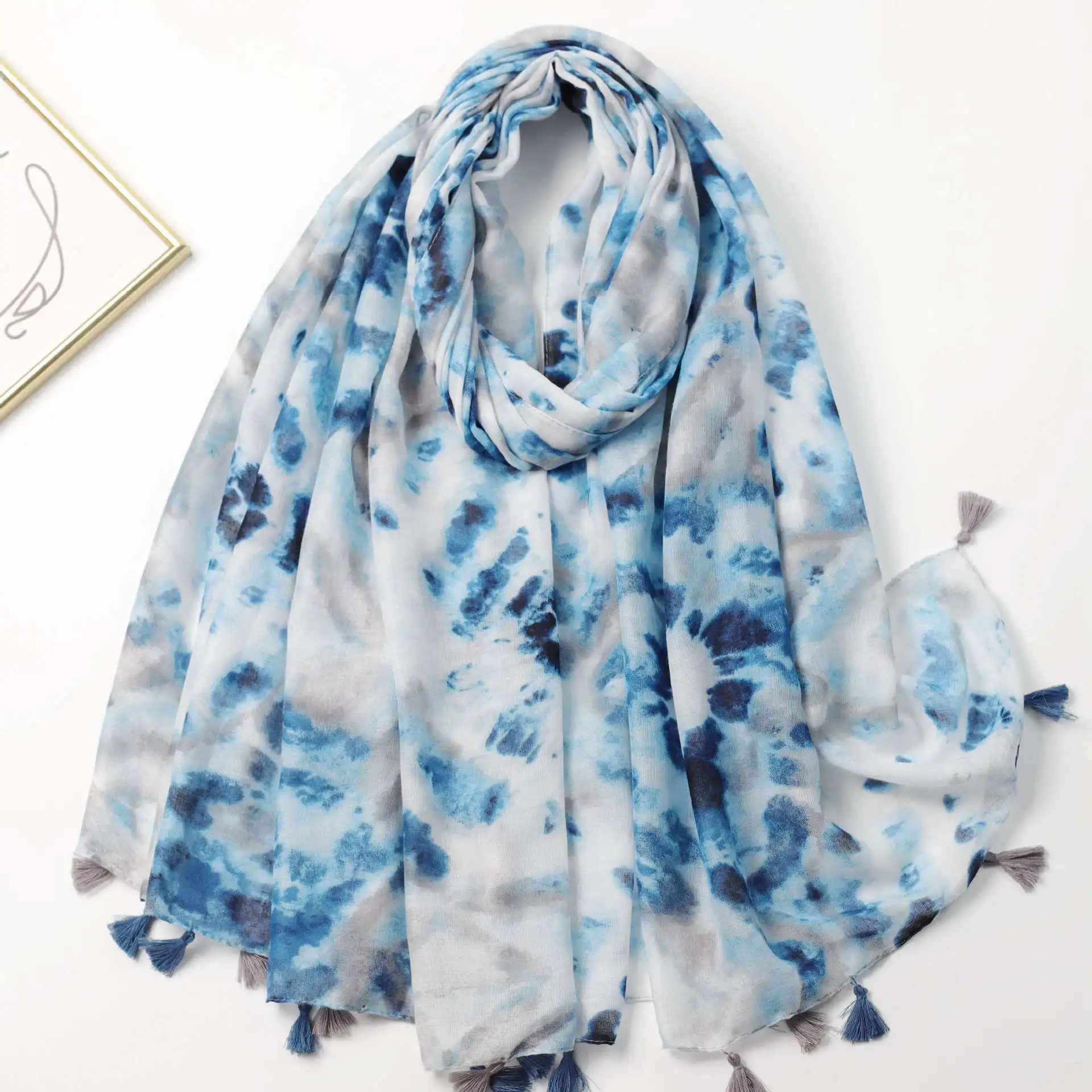 

2024 Newest Women Ombre Pattern Printed Pattern Scarf Cotton Voile Scarf Shawls