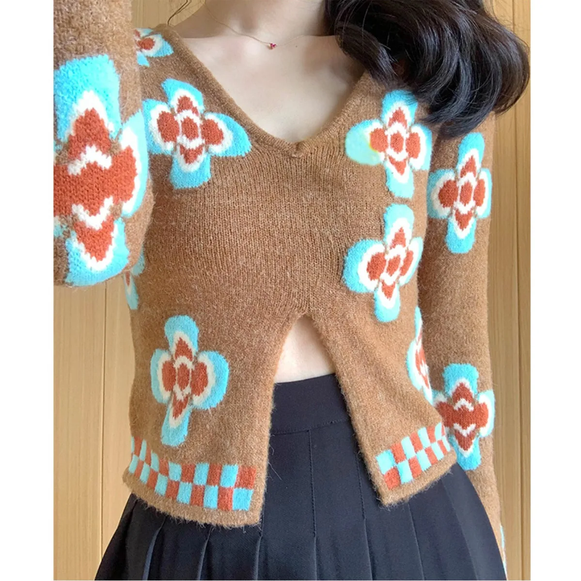 Gagarich Handmade Flower Design Girl Sweet V-neck Knitted Sweater Spring Autumn New Women Split Waist Slimming Pullover Top